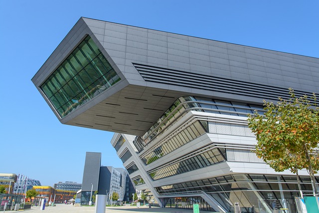University of Toronto campus architecture